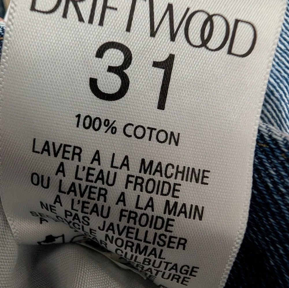 Driftwood Embroidered Stars Bermuda Shorts Size 31 New With Tags - Picture 8 of 9